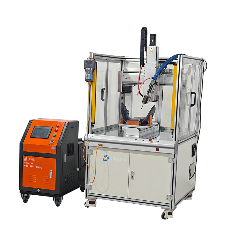 Machine à colle à fond à quatre axes