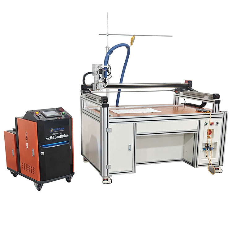 Machine de distribution à trois axes