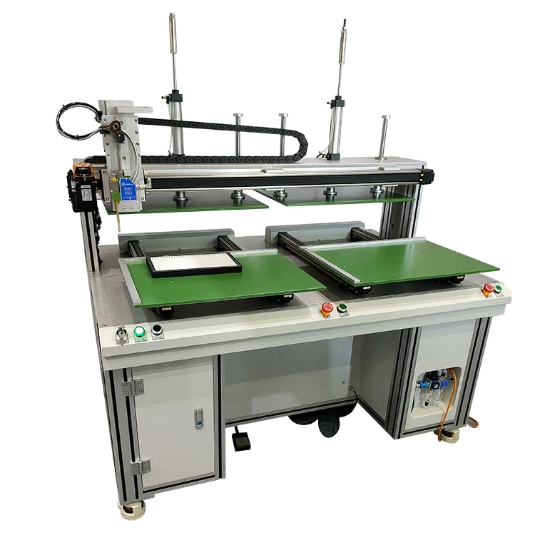 Machine de distribution de colle thermofusible à table à trois axes